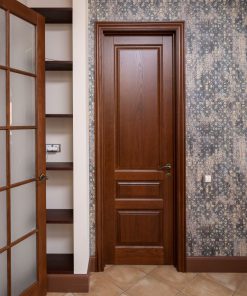 درب اتاق خواب تمام چوب کلاسیک سه قاب روکش بلوط کد 008